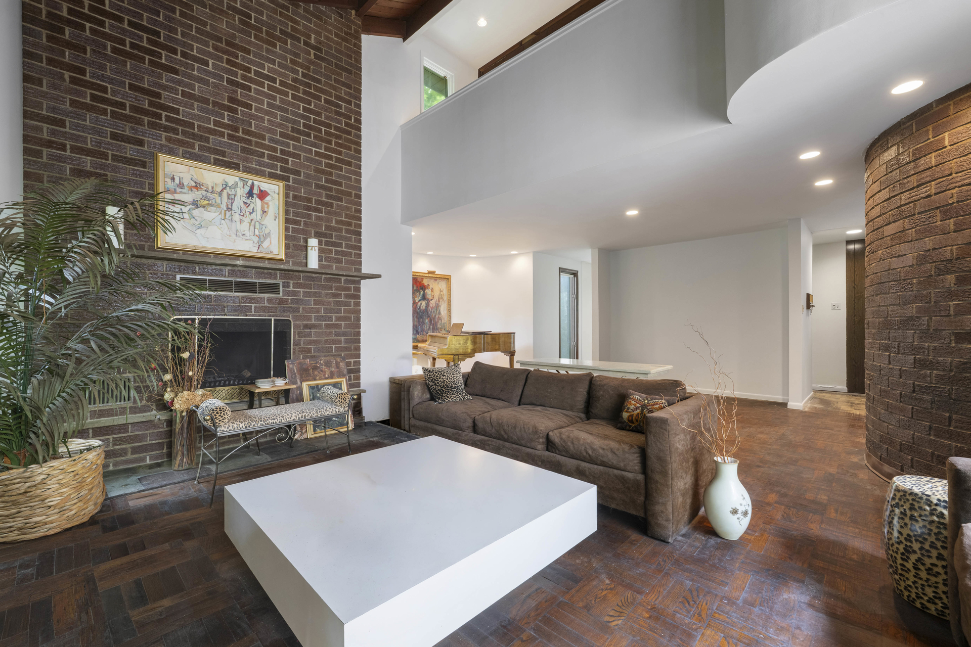 5250 Arlington Avenue Property Photo 12