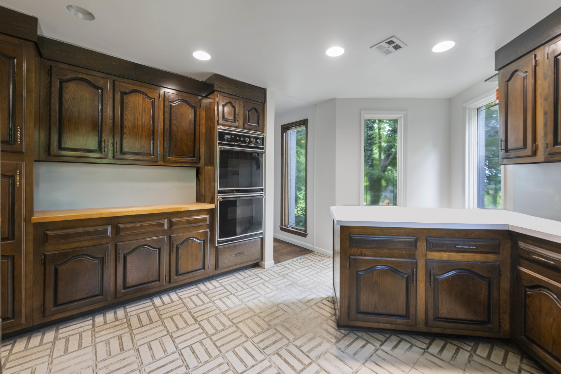 5250 Arlington Avenue Property Photo 13