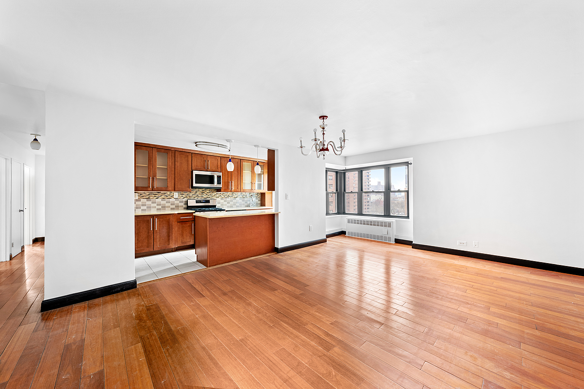 212 E Broadway G701 Property Photo 2