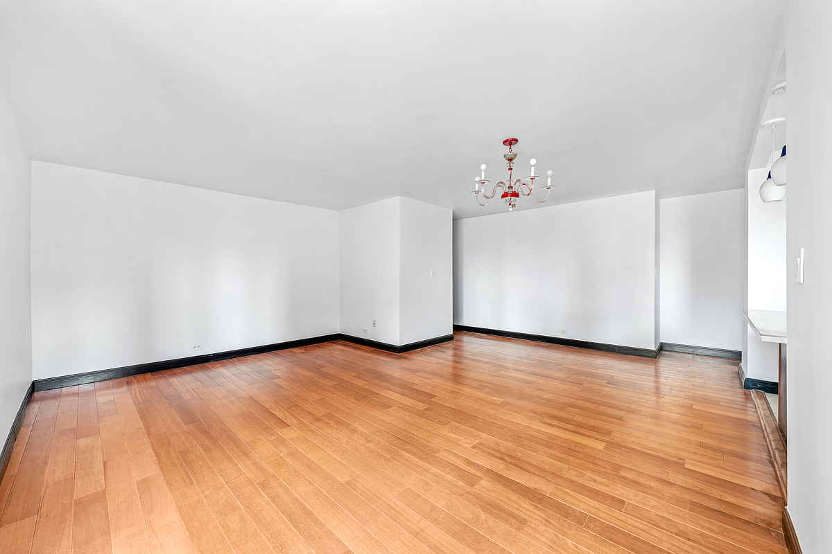 212 E Broadway G701 Property Photo 4