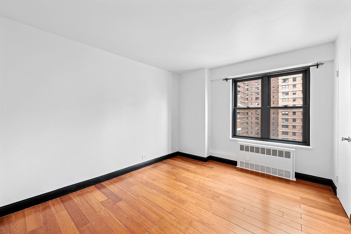 212 E Broadway G701 Property Photo 10