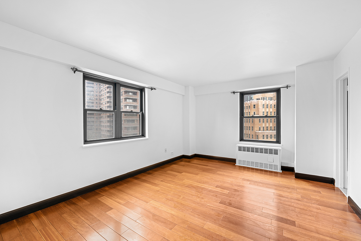 212 E Broadway G701 Property Photo 12