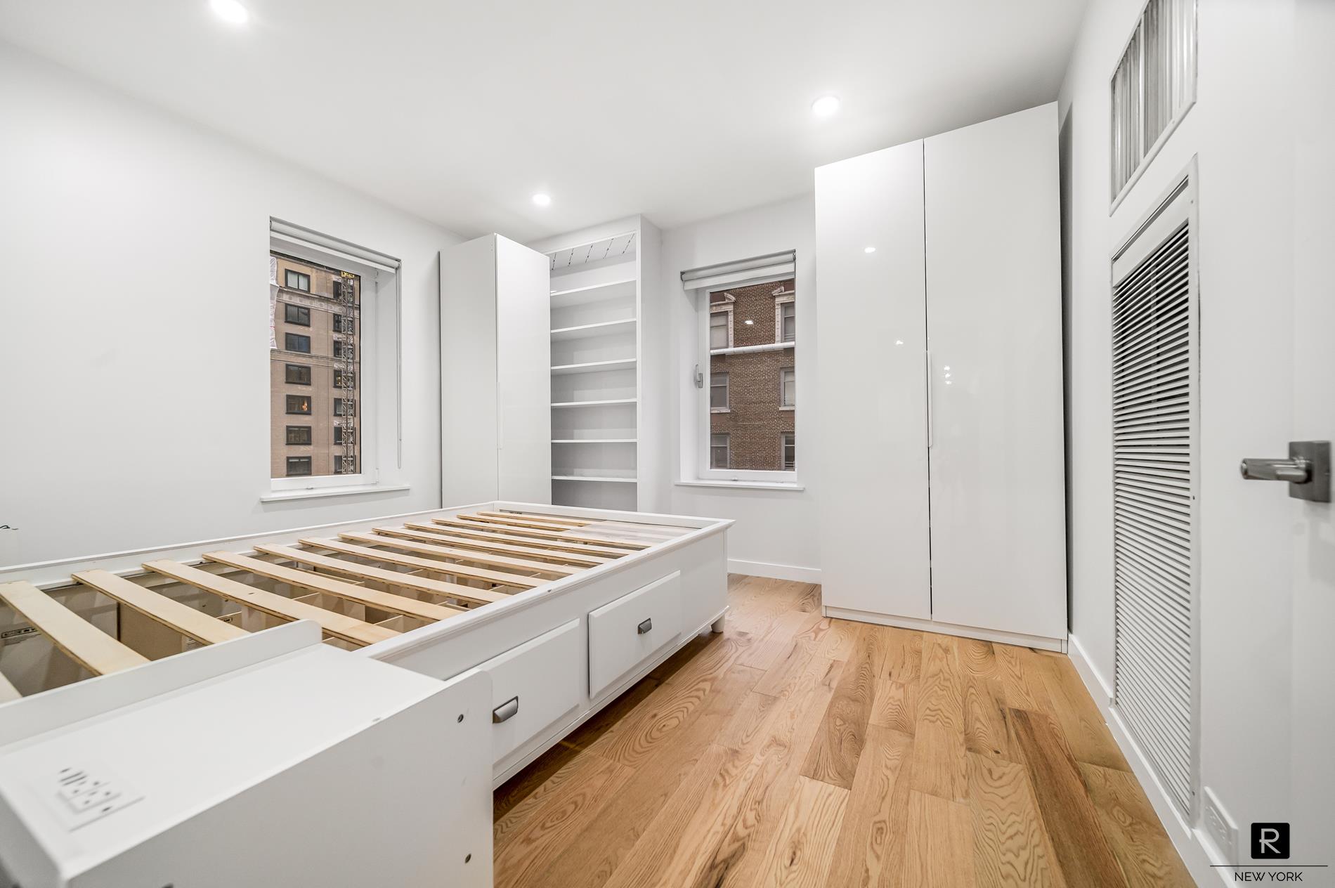 106 Central Park S 12-l Property Photo 3