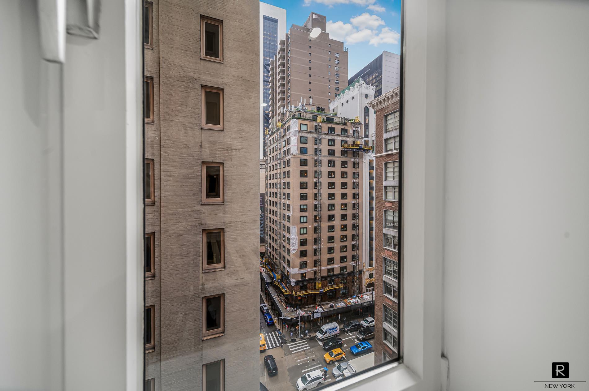 106 Central Park S 12-l Property Photo 4