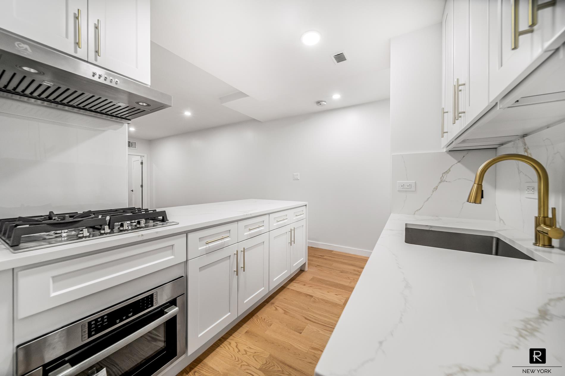 106 Central Park S 12-l Property Photo 13