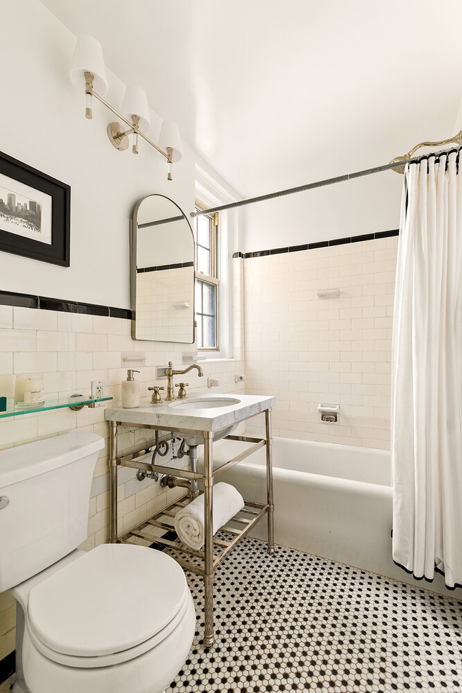 61 W 9th Street 8e Property Photo 6