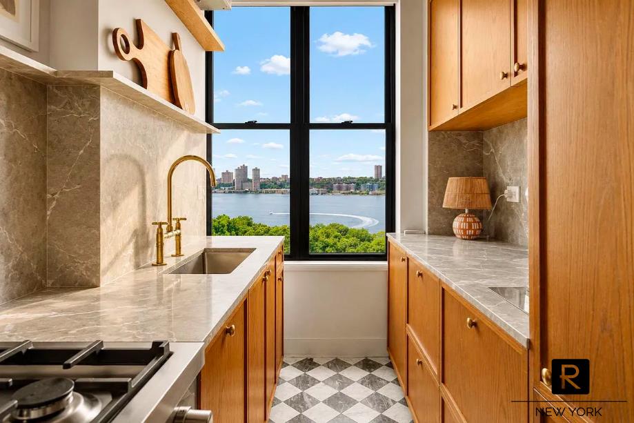 210 Riverside Drive 9-f Property Photo 4