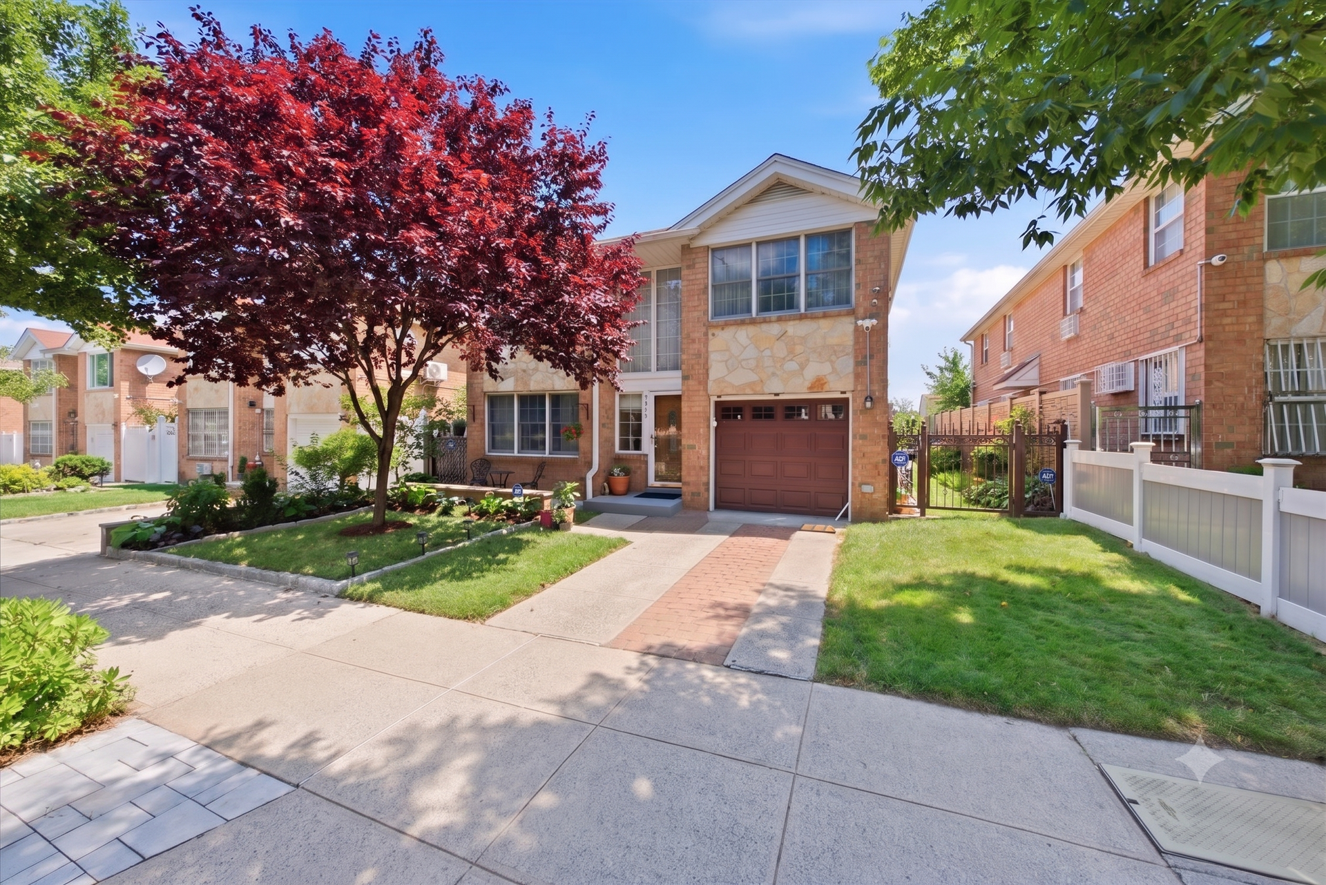 2410 LODOVICK Avenue Property Photo 1