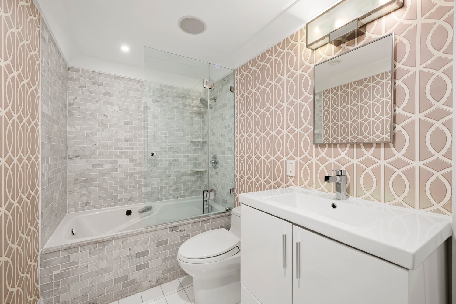 55 White Street 1c Property Photo 18