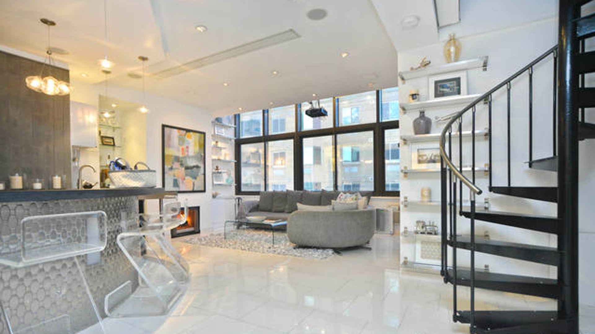 529 W 42nd Street 9q Property Photo 1