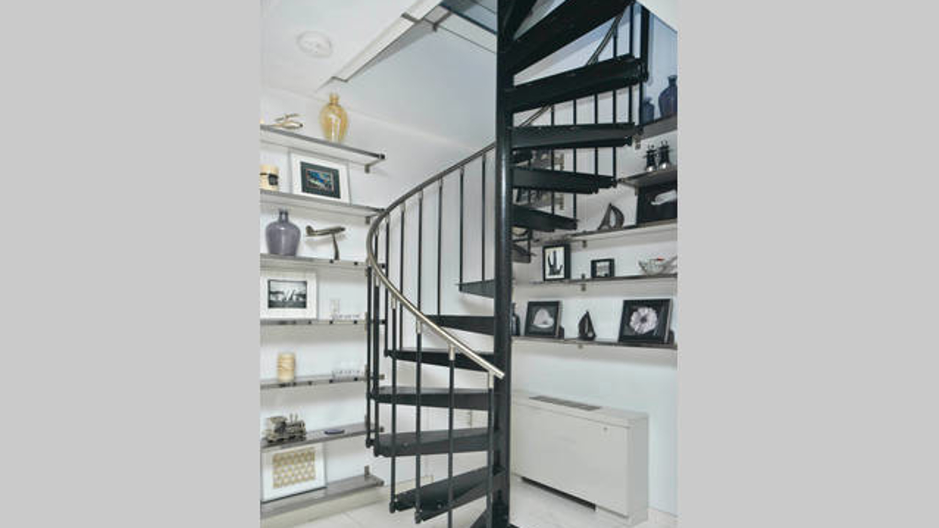 529 W 42nd Street 9q Property Photo 3