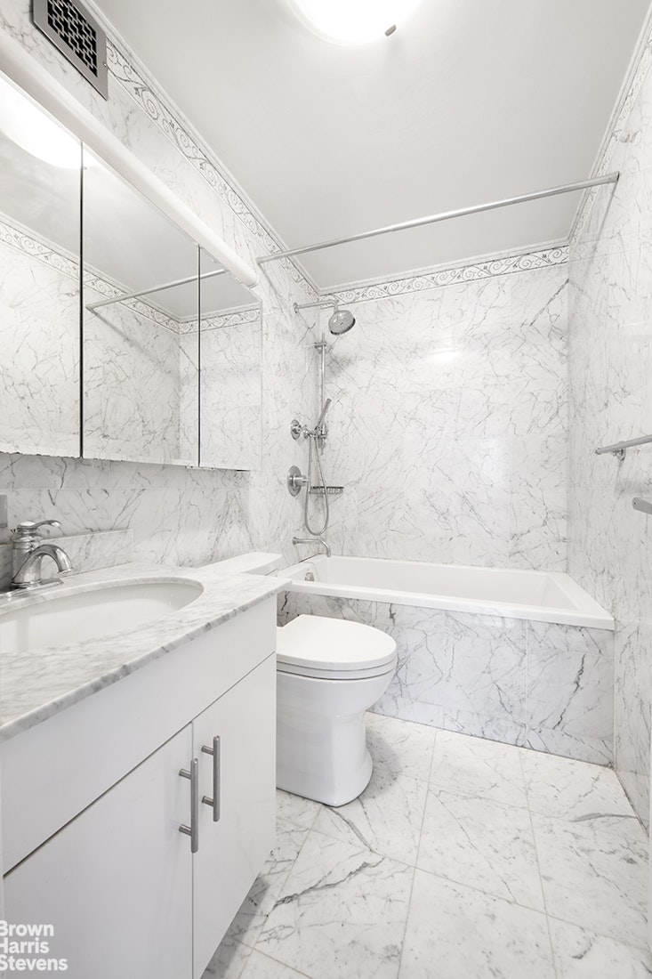 30 W 63rd Street 16h Property Photo 5