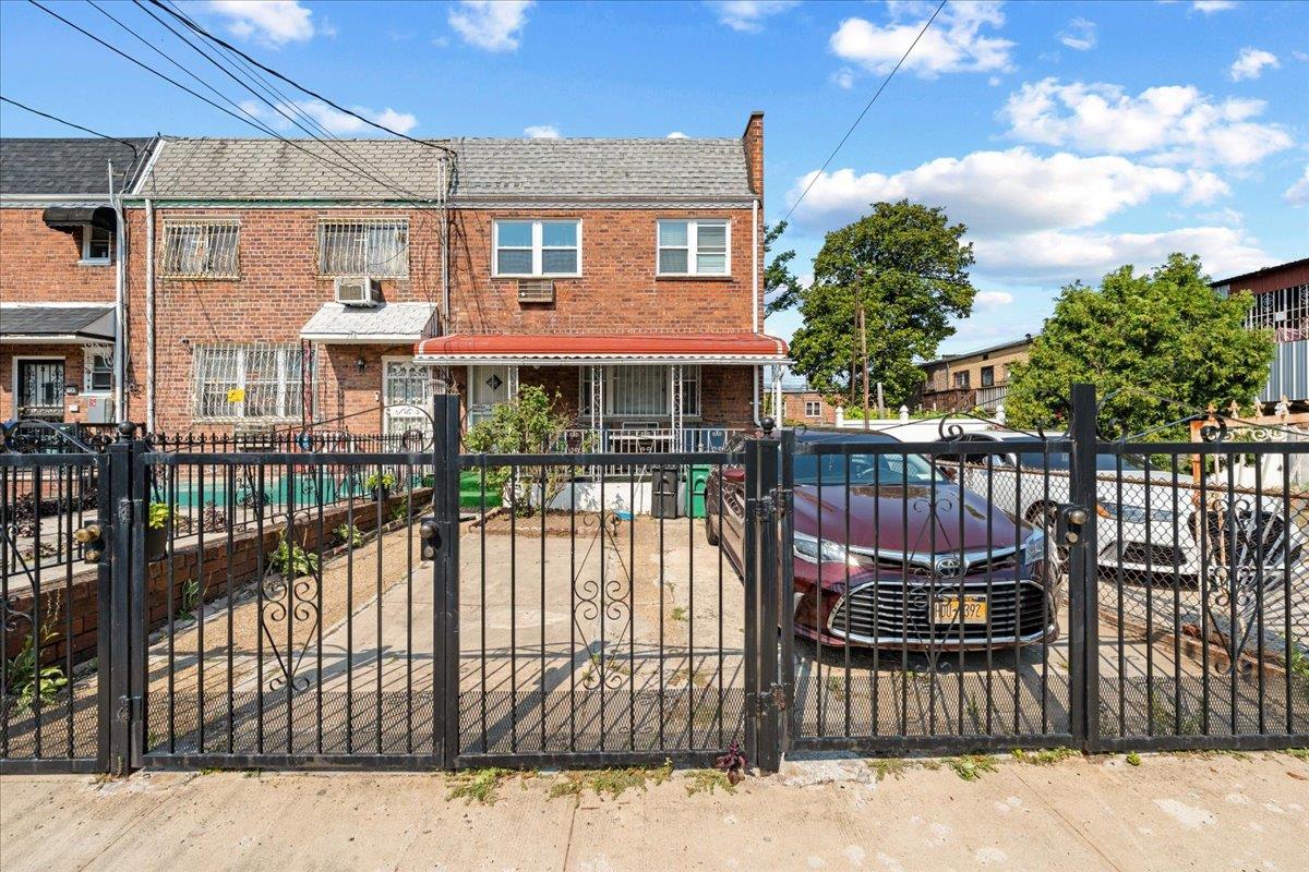 716 Hemlock Street Property Photo 1