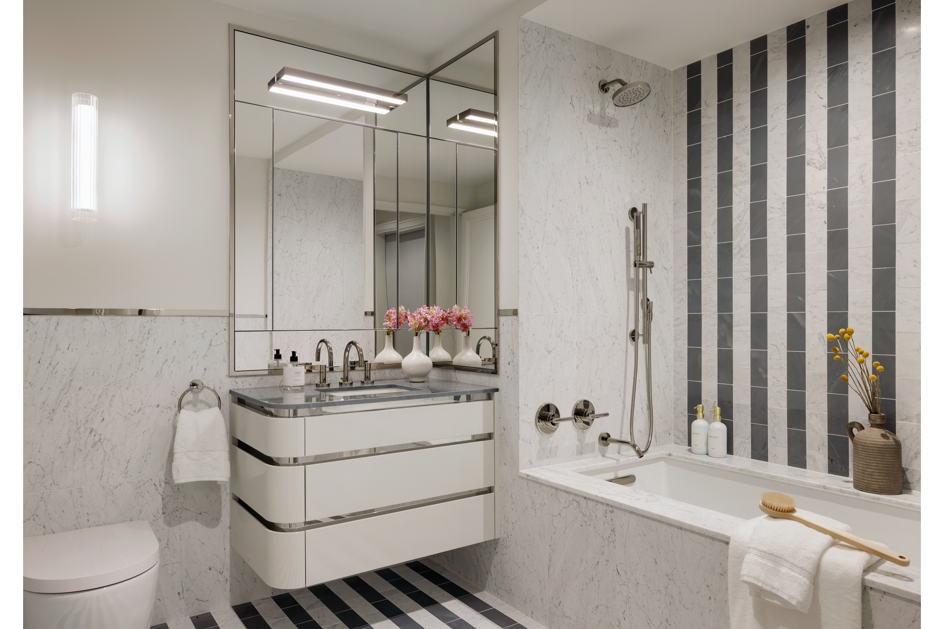 303 Park Avenue 2429 Property Photo 8