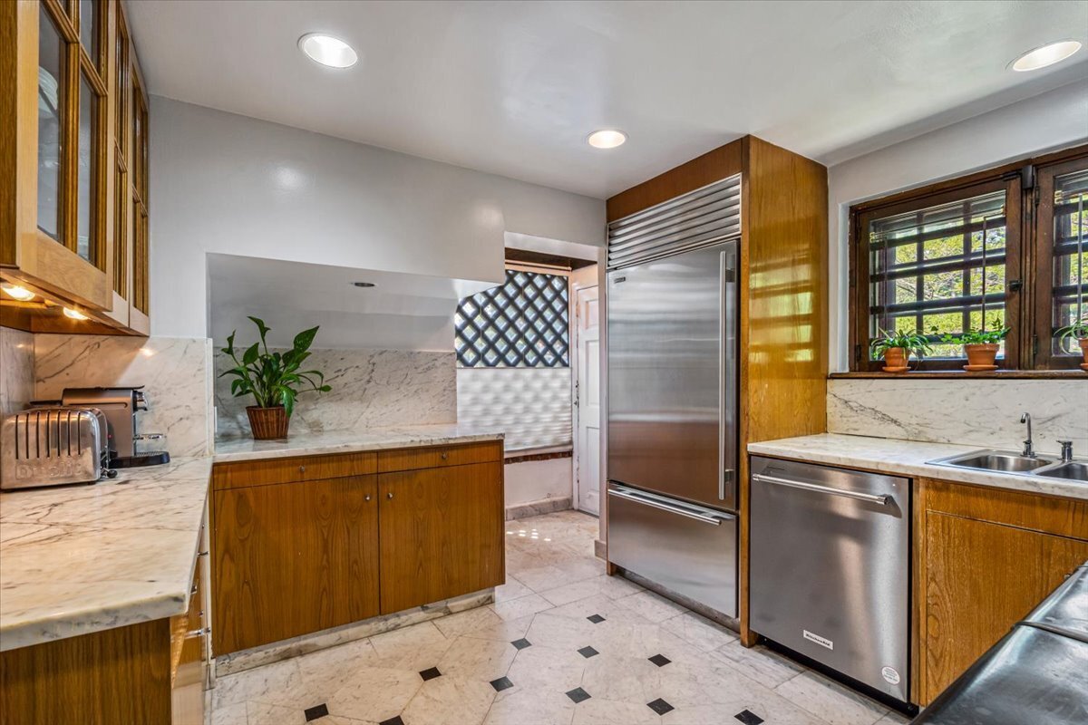50 Overhill Road Property Photo 16