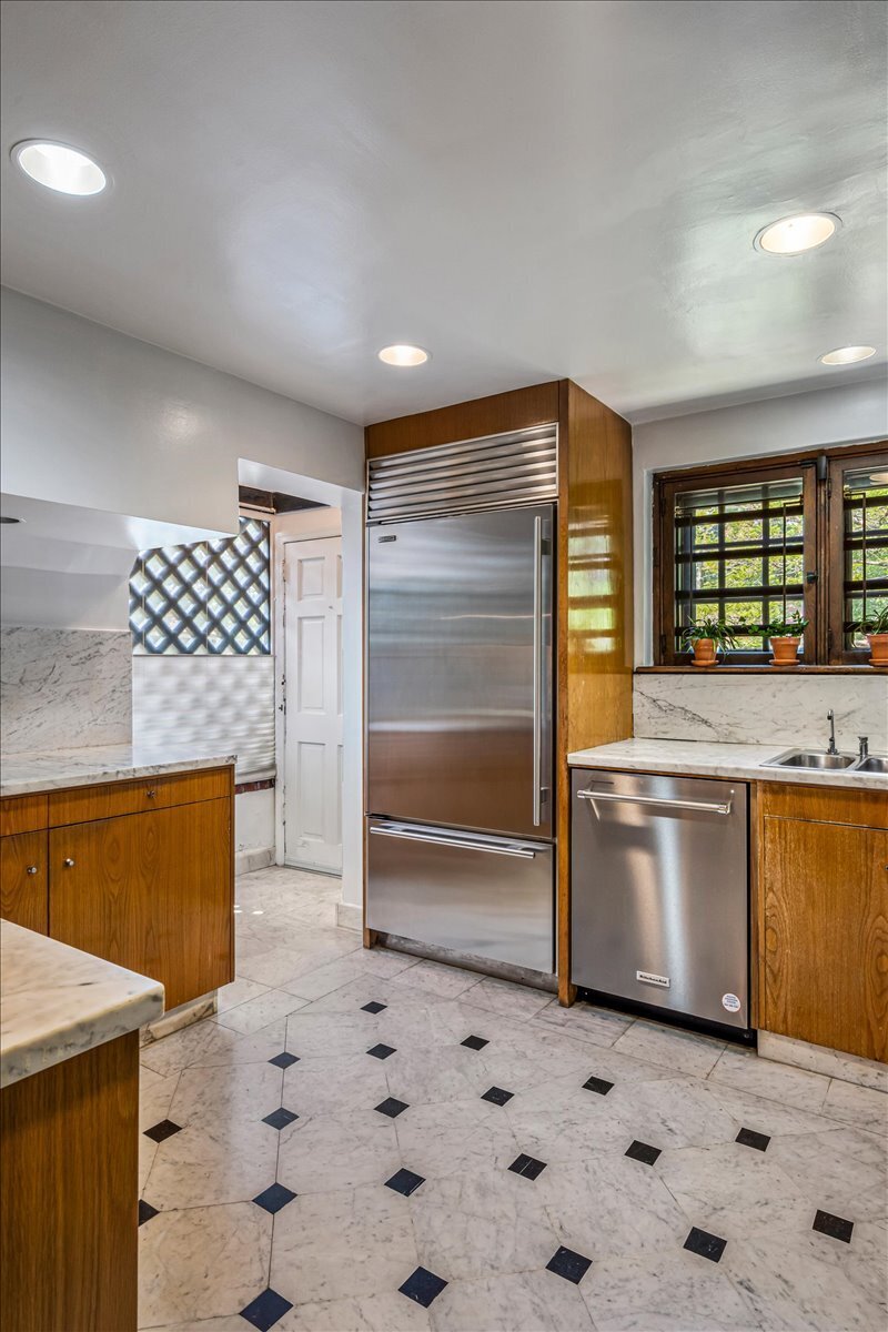 50 Overhill Road Property Photo 17