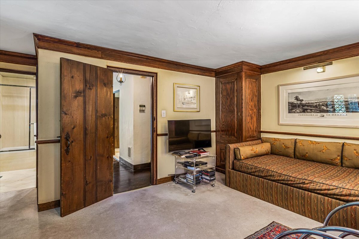50 Overhill Road Property Photo 25