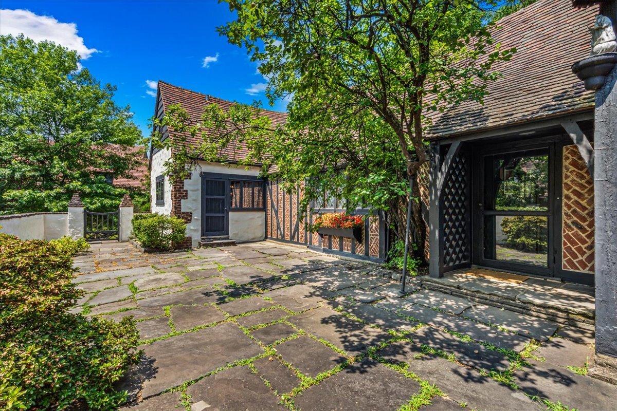 50 Overhill Road Property Photo 43