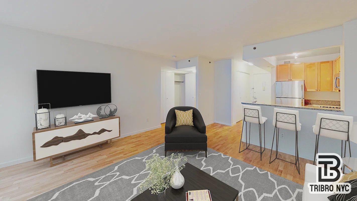 1500 Lexington Avenue 6 Property Photo 2