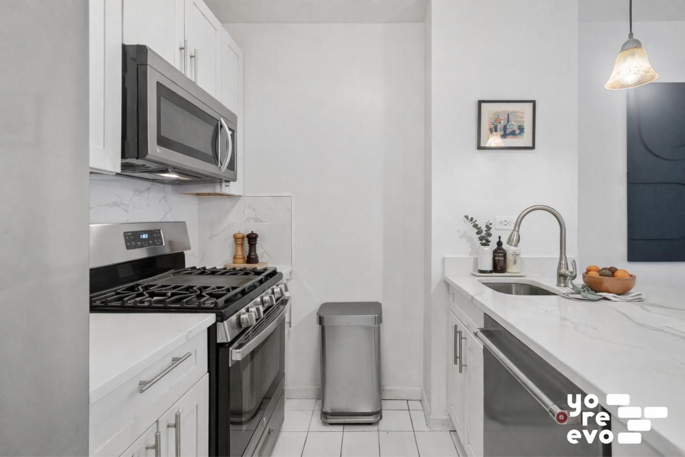 127 E 30th Street 1b Property Photo 3