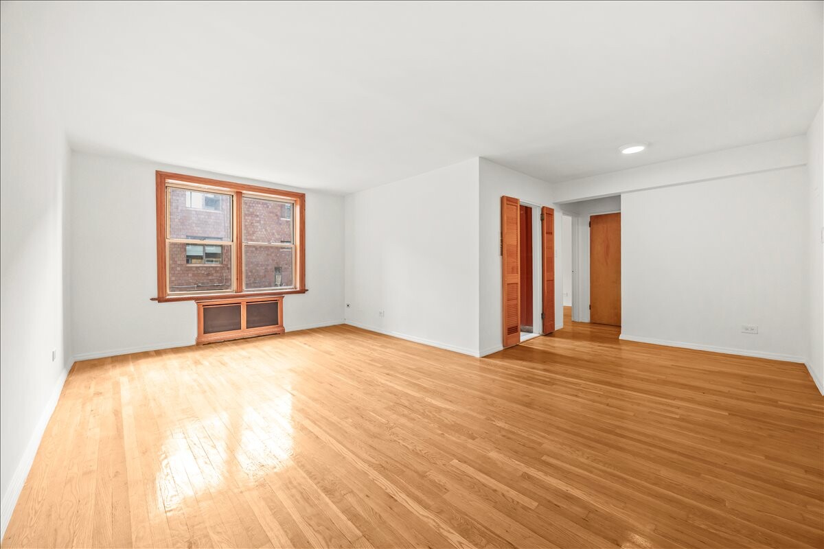759 E 10th Street 4a Property Photo 12