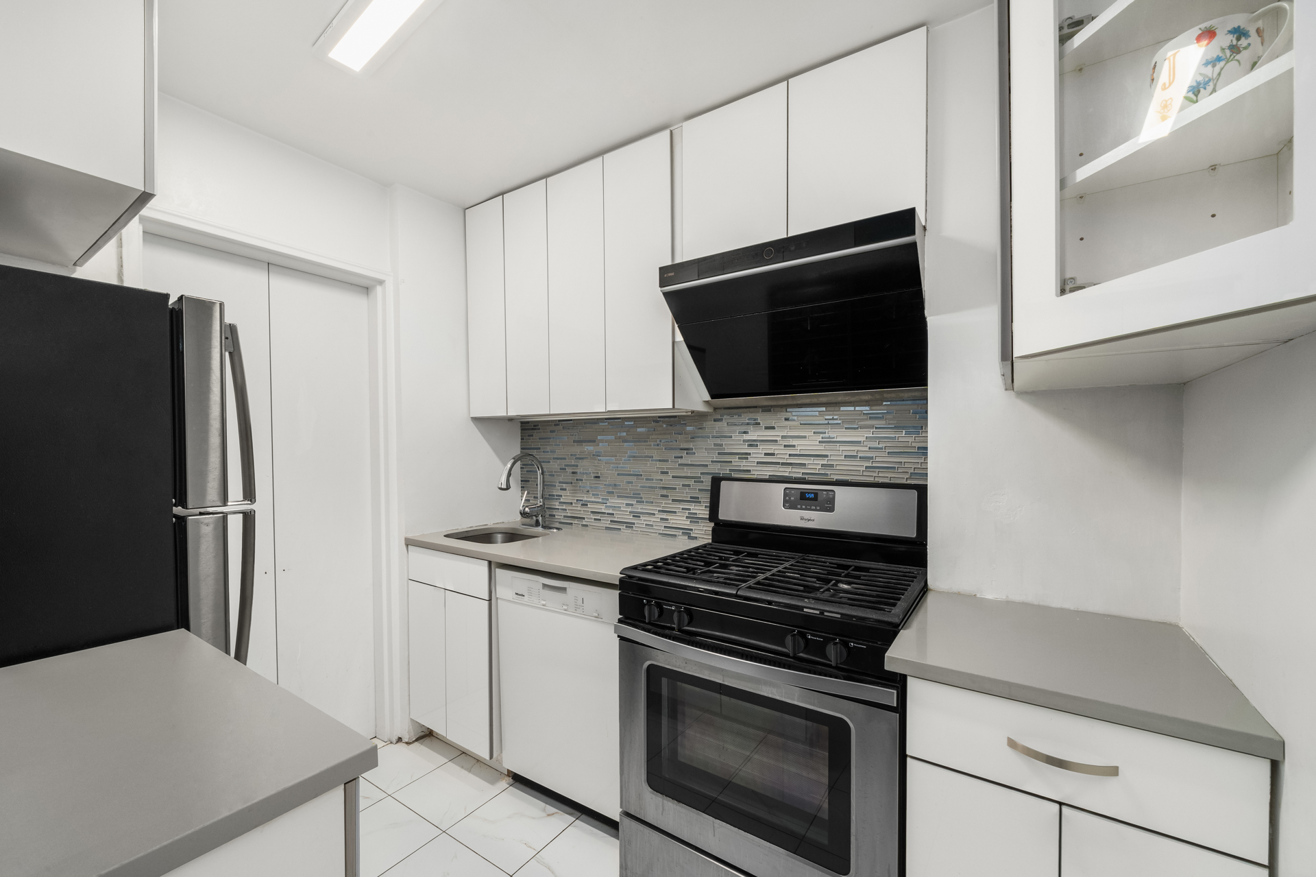 140 7th Avenue 7e Property Photo 4