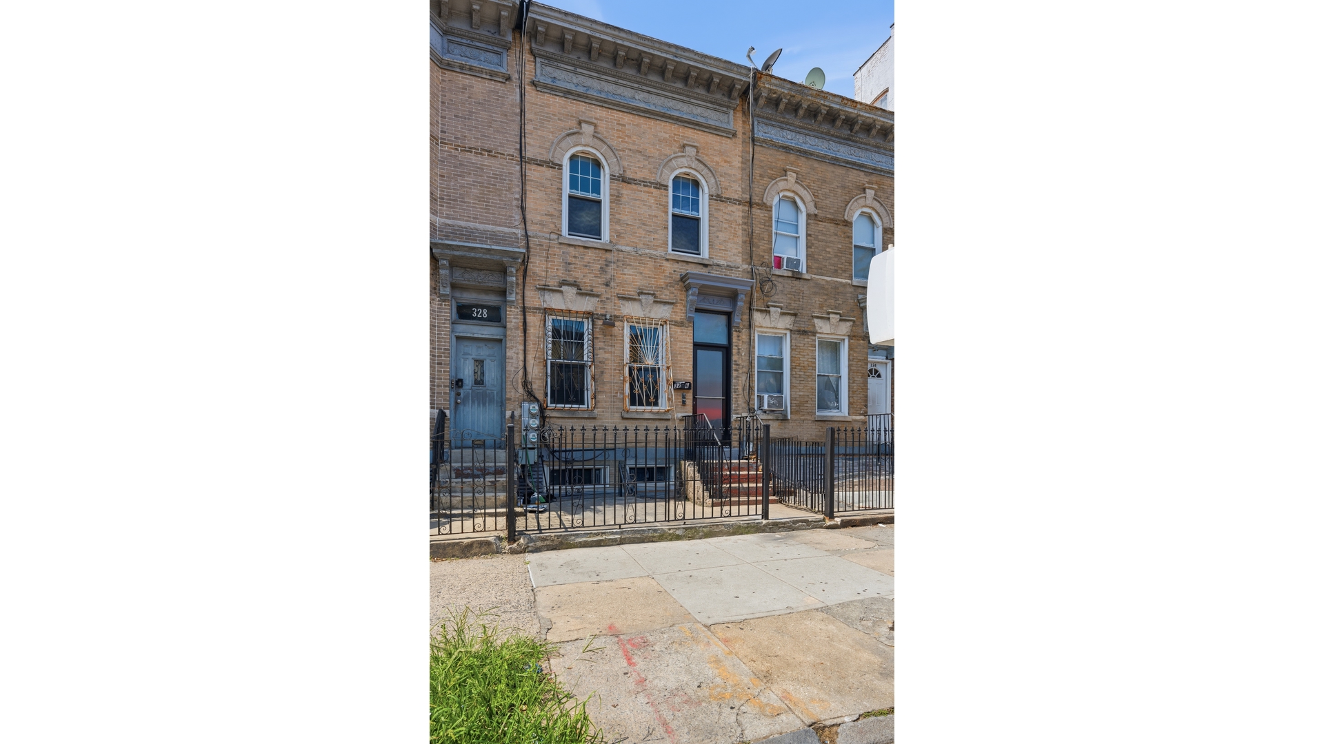 326 IRVING Avenue Property Photo 1