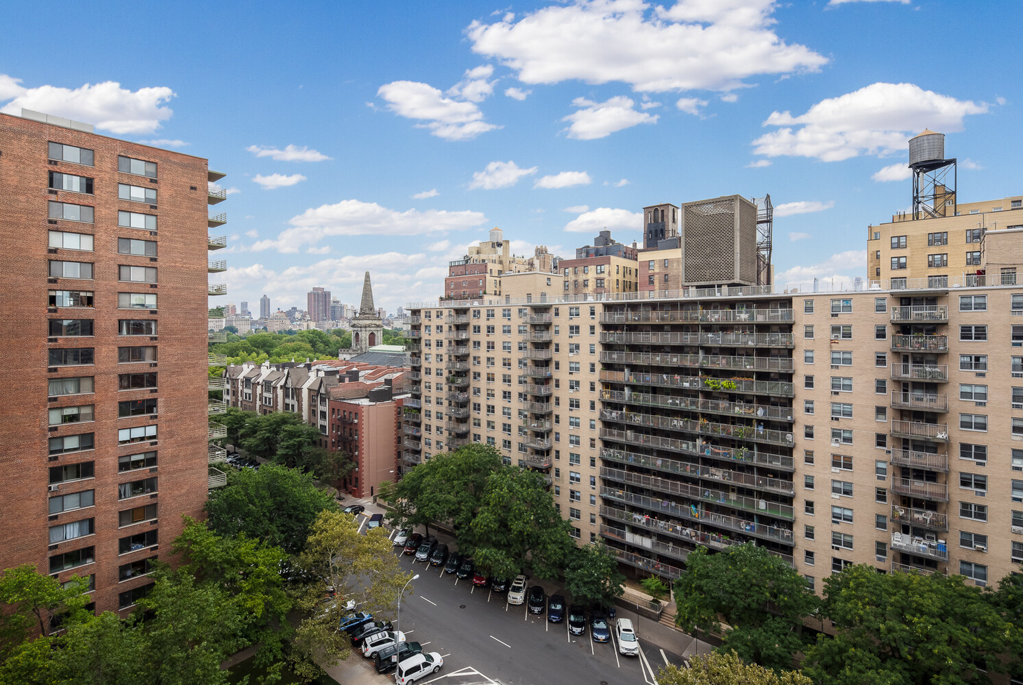 382 CENTRAL Park W 20W Property Photo 1