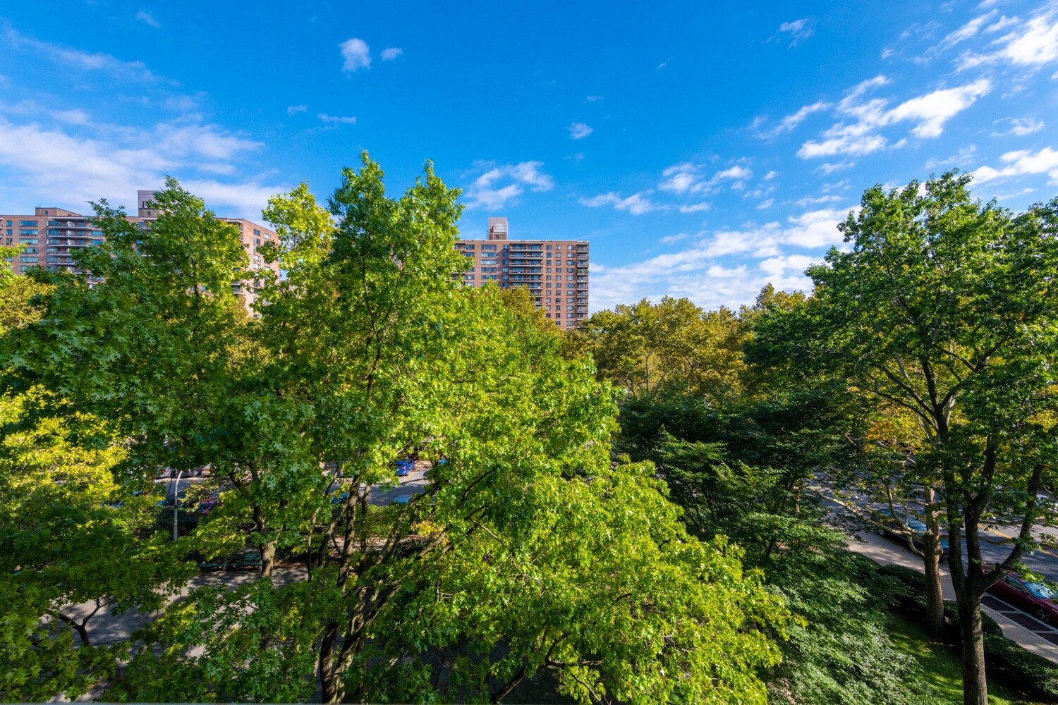 382 CENTRAL Park W 3X Property Photo 1