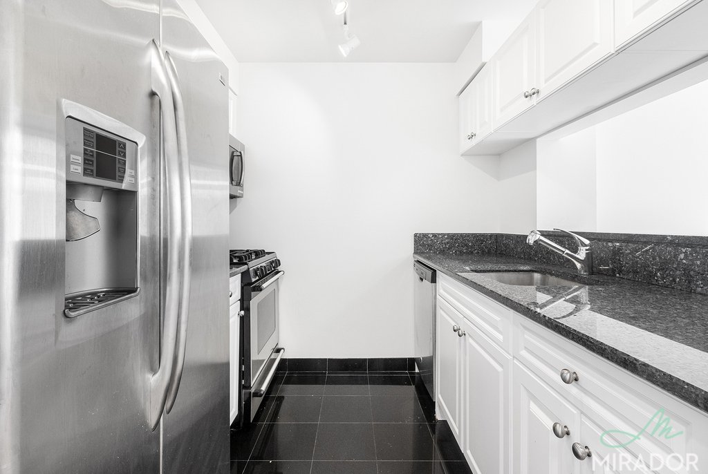 60 W 23rd Street 842 Property Photo 4