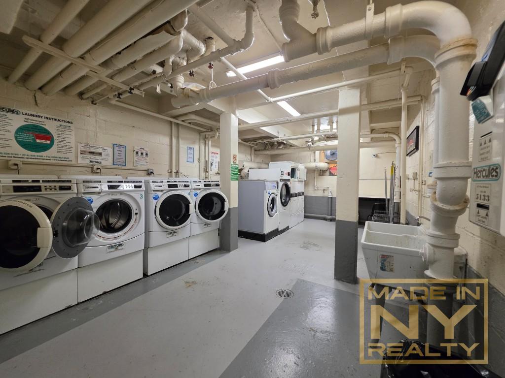 327 W 30th Street 3e Property Photo 8