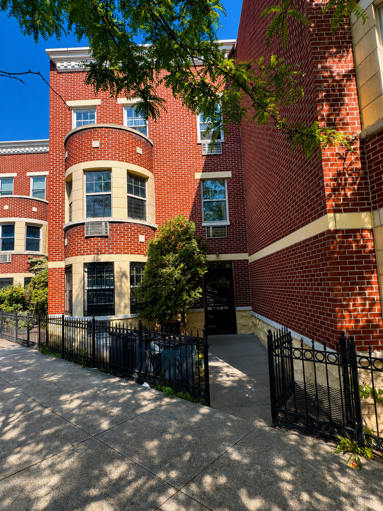 1796 EASTERN Parkway Property Photo 1