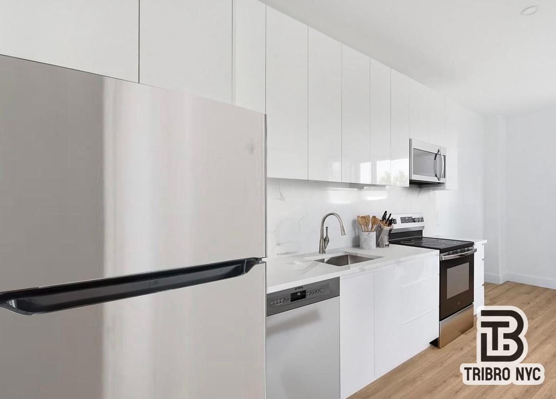 463 Lexington Avenue 4 Property Photo 7