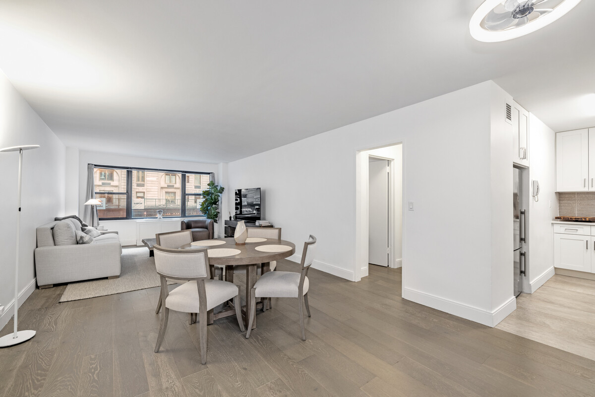 77 W 55th Street 2hh Property Photo 1