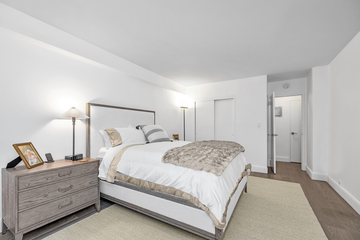 77 W 55th Street 2hh Property Photo 5