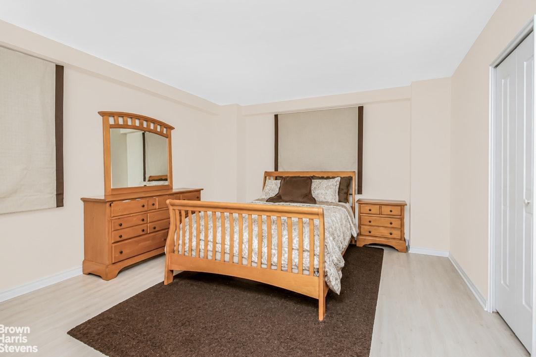 5900 Arlington Avenue 4g Property Photo 6