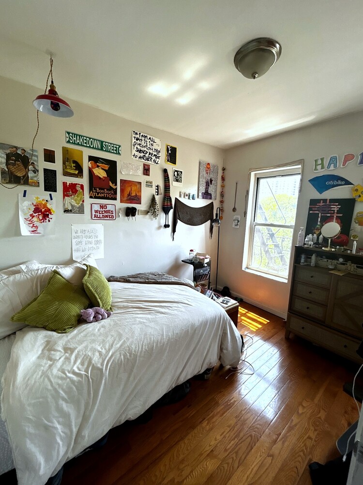 264 E 2nd Street 6 Property Photo 3
