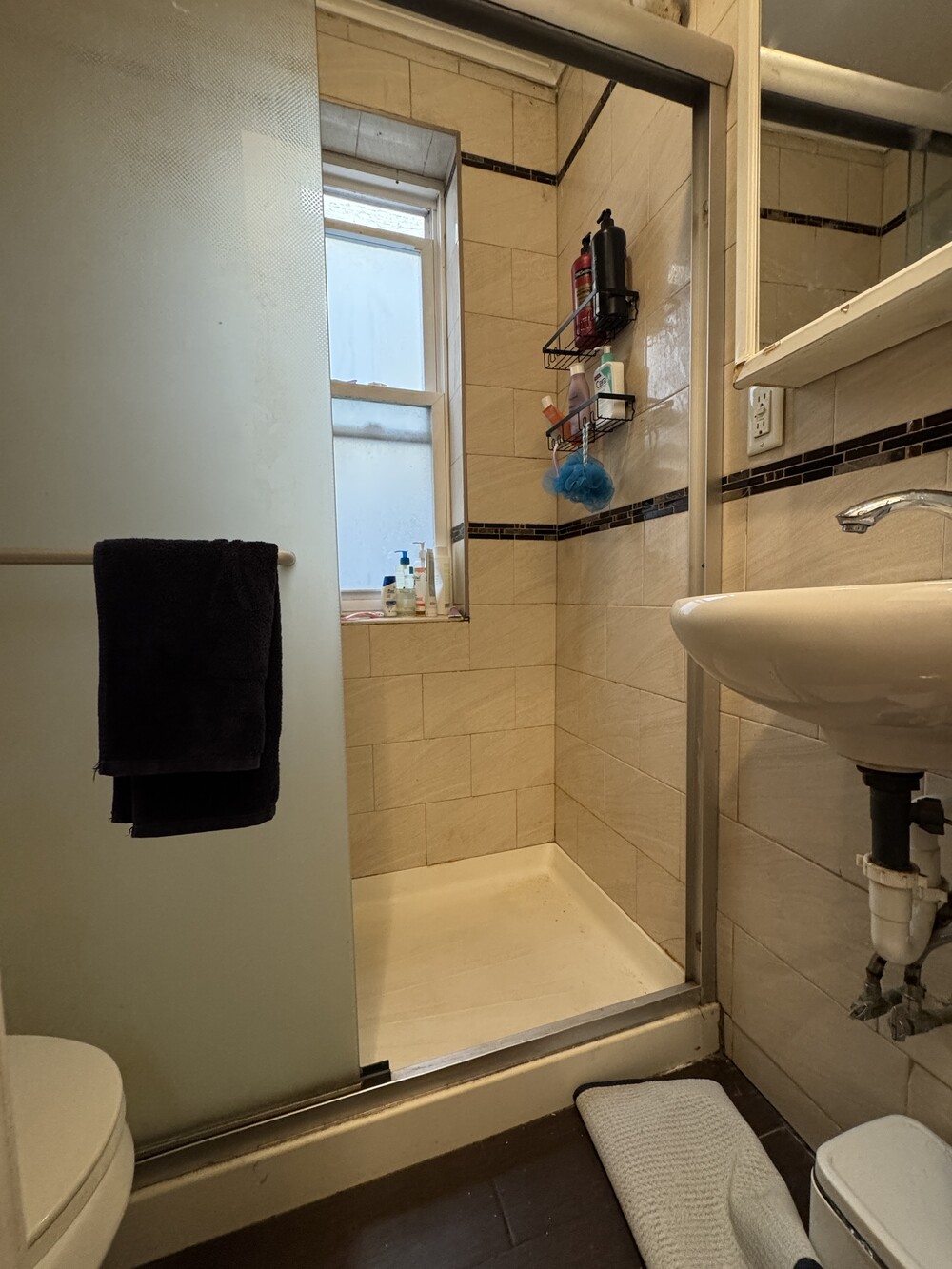 264 E 2nd Street 6 Property Photo 8