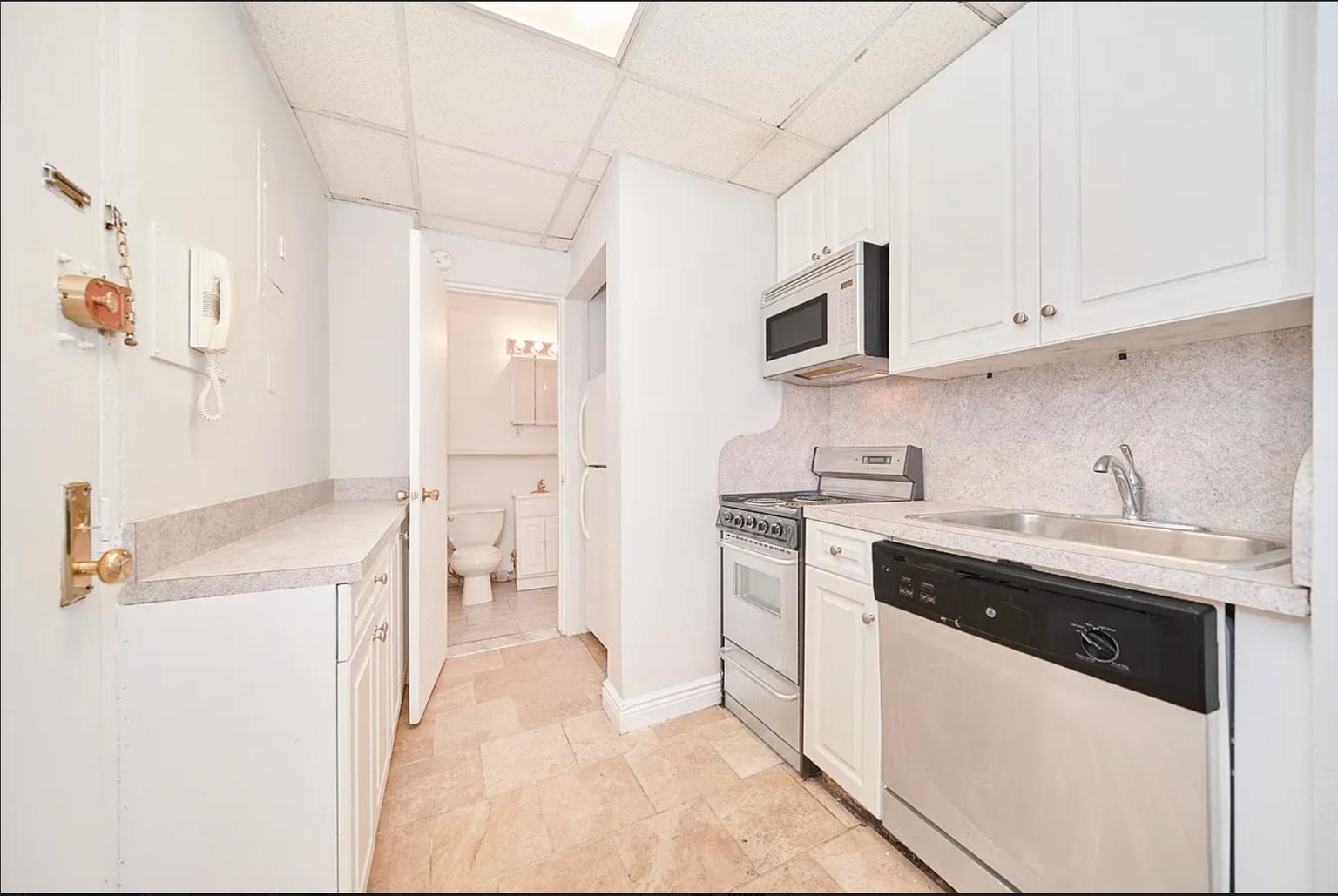 331 W 43rd Street 4a Property Photo 2