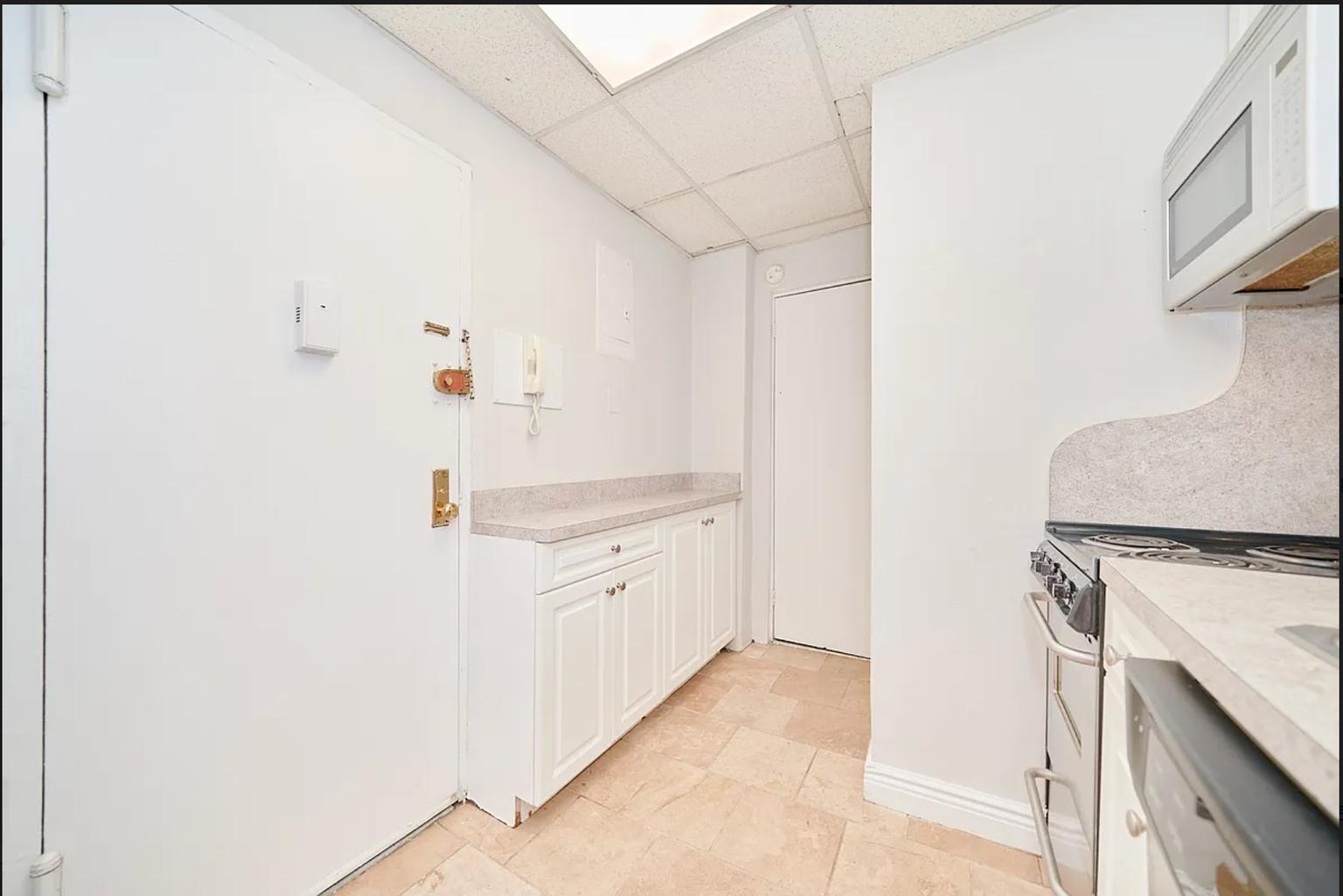 331 W 43rd Street 4a Property Photo 3
