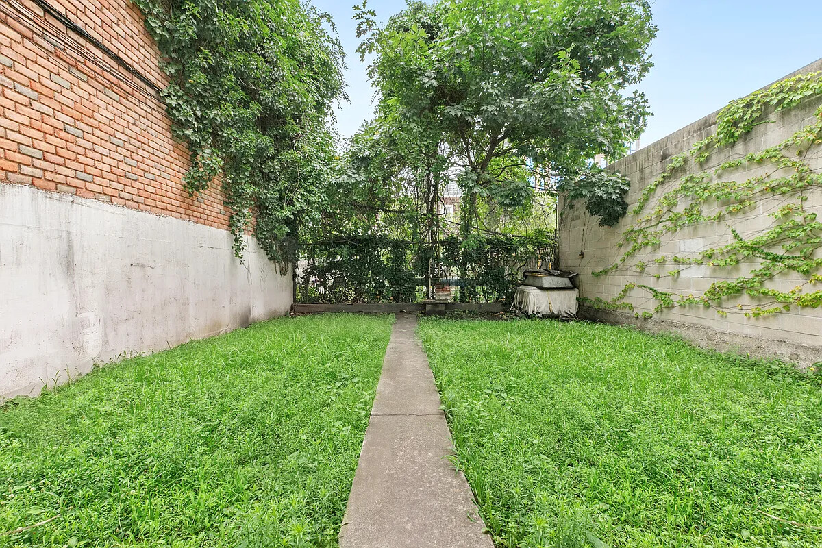 10-47 47th Avenue Property Photo 2