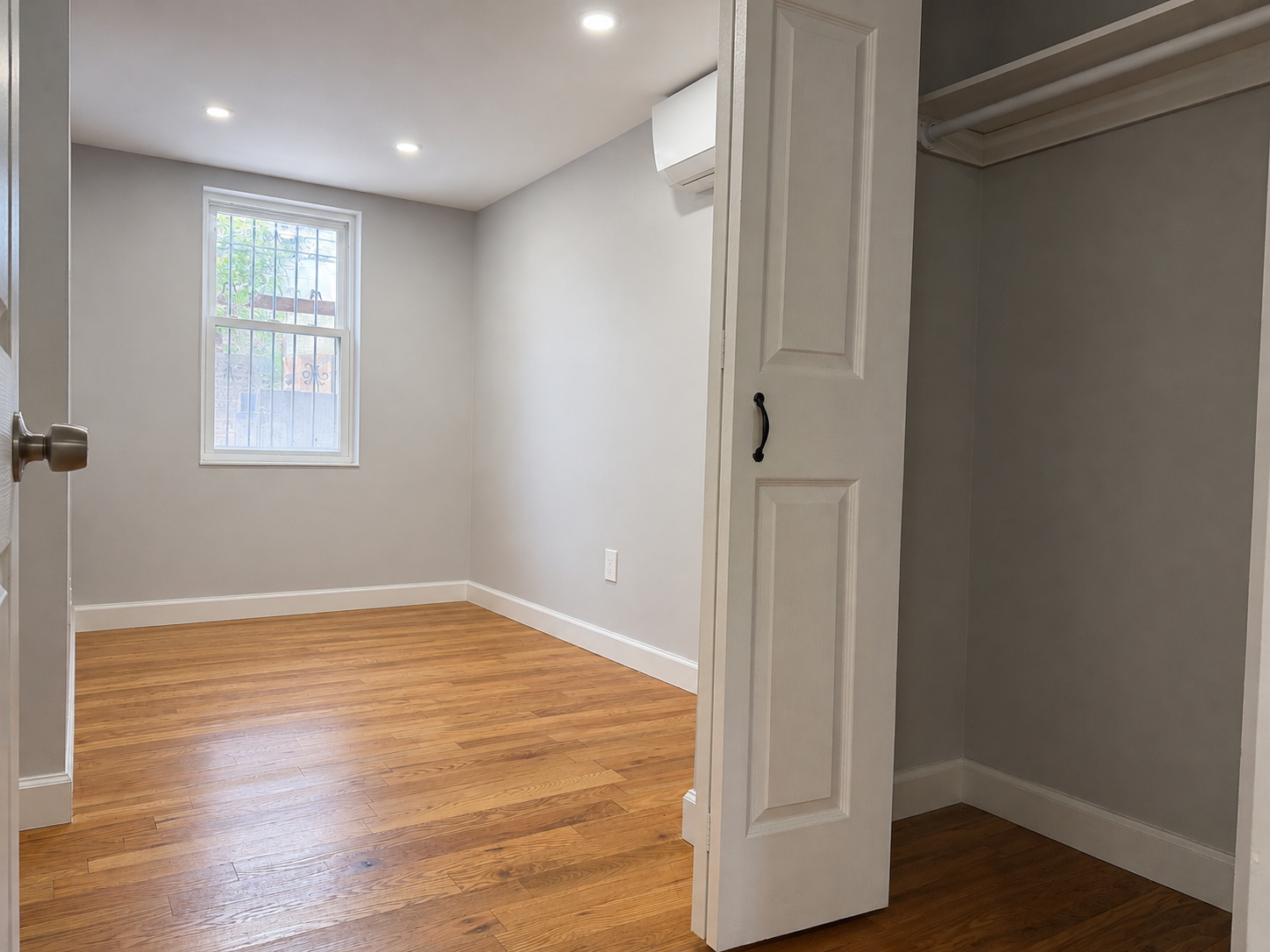 75 Woodbine Street 1b Property Photo 4