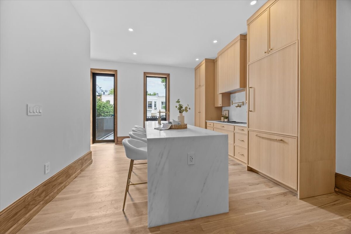 208 Lincoln Road Property Photo 12