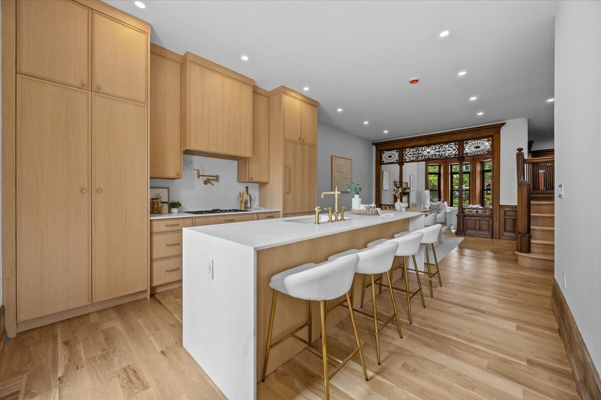 208 Lincoln Road Property Photo 15