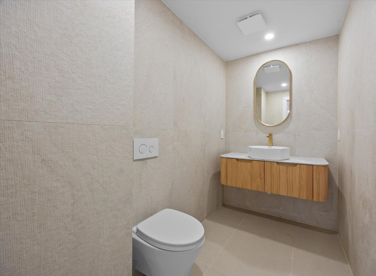 208 Lincoln Road Property Photo 24
