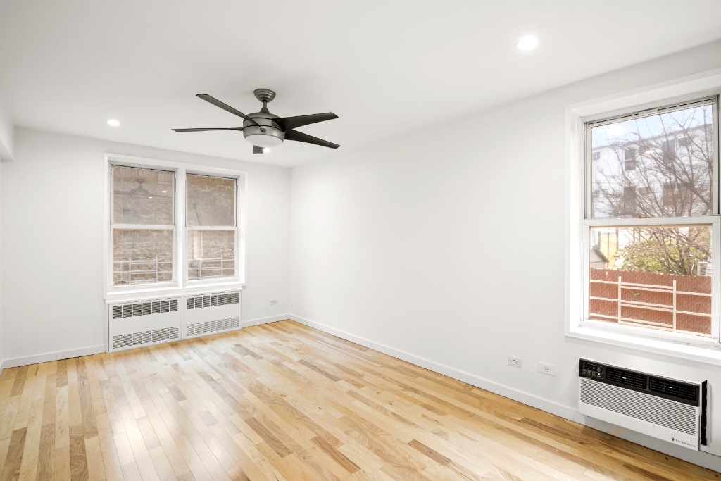 651 Vanderbilt Street 2p Property Photo 6