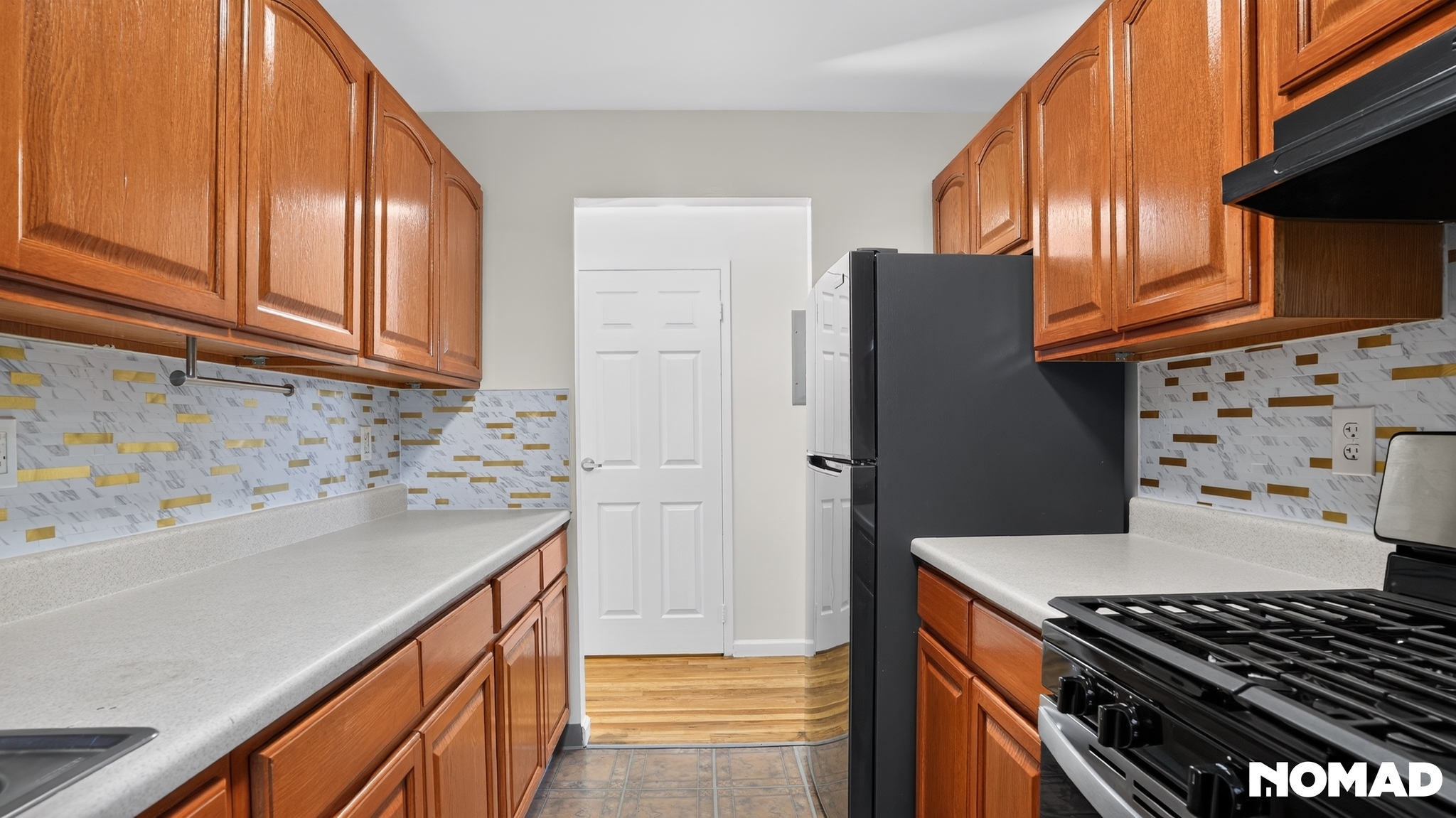 747 Essex Street 3fl Property Photo 10