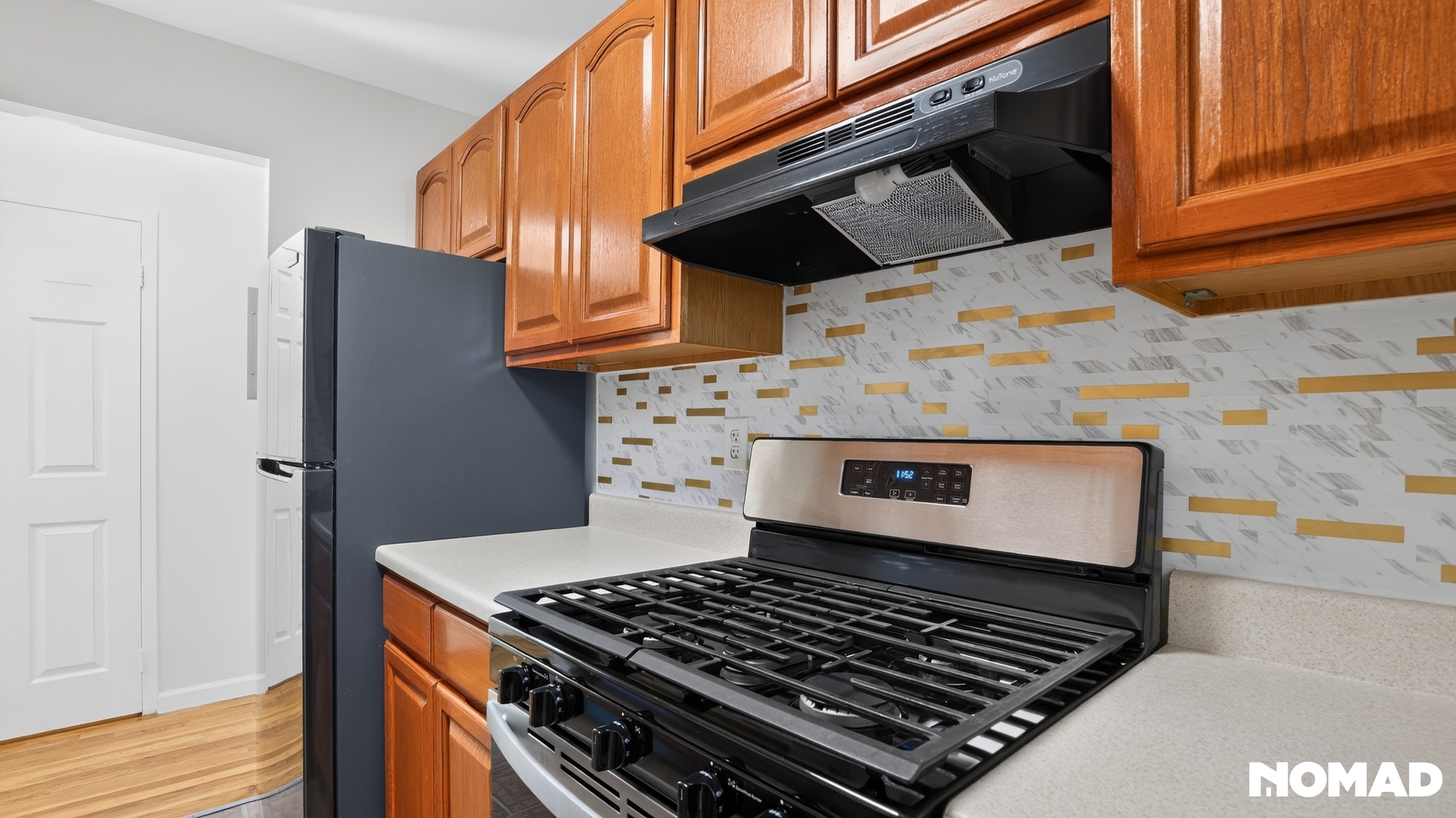 747 Essex Street 3fl Property Photo 11