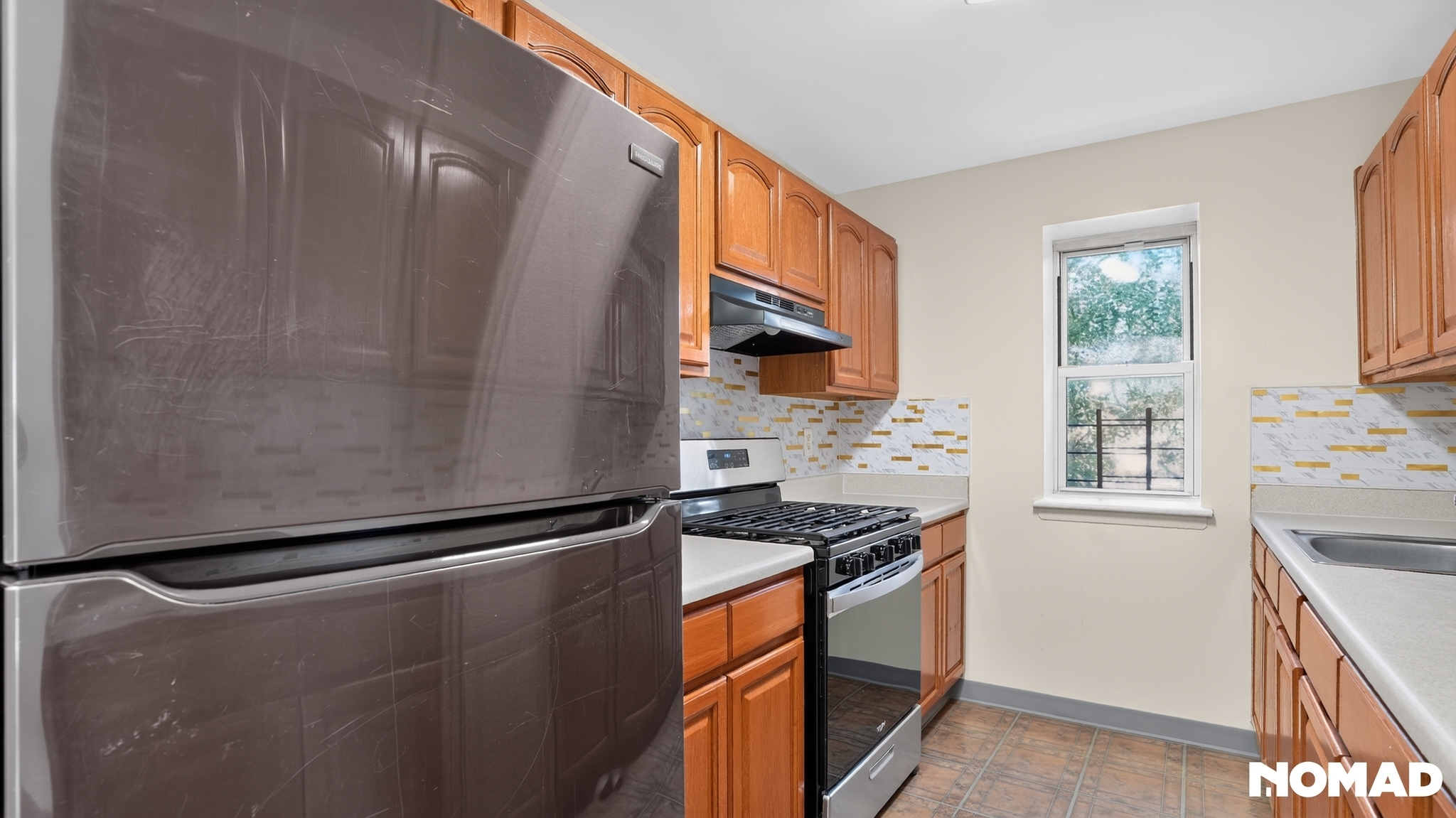 747 Essex Street 3fl Property Photo 12