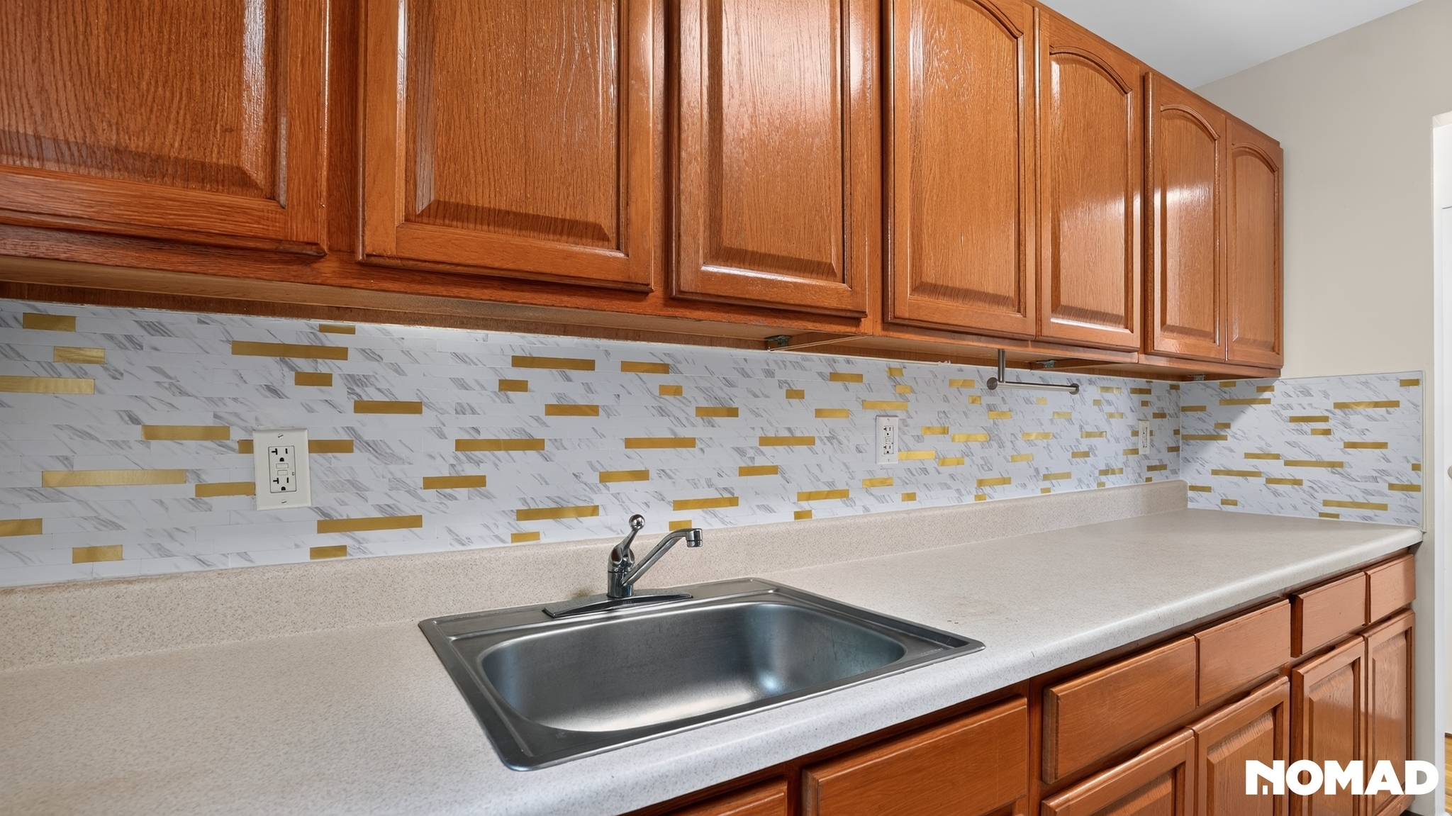747 Essex Street 3fl Property Photo 14